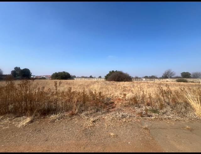 1,244M² VACANT LAND FOR SALE IN KOOKRUS